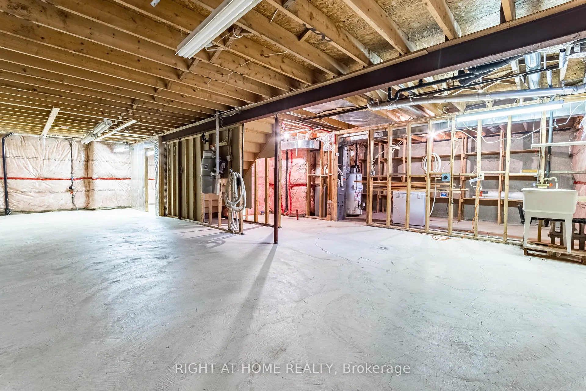 Photo 29 of Unit 7, 165 Main Street E, Grimsby, Grimsby East — HOMEH