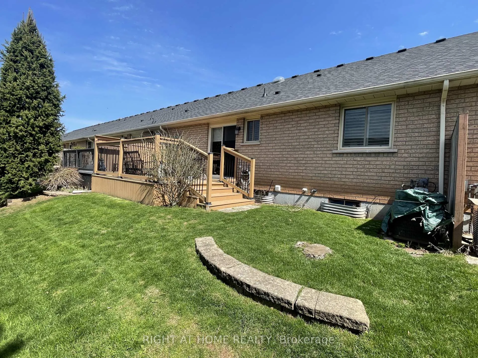 Photo 33 of Unit 7, 165 Main Street E, Grimsby, Grimsby East — HOMEH