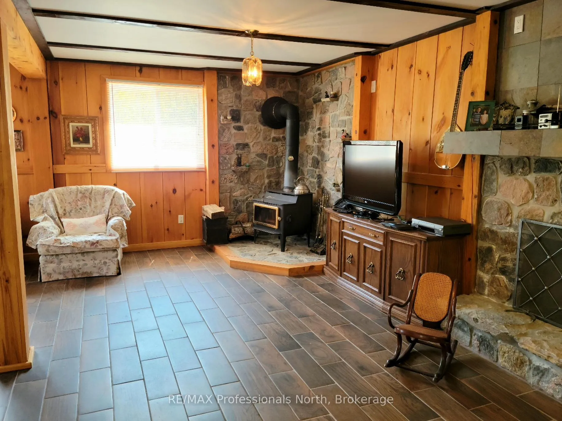 Photo 8 of 3944 Chetwynd Road, Kearney, Proudfoot — HOMEH