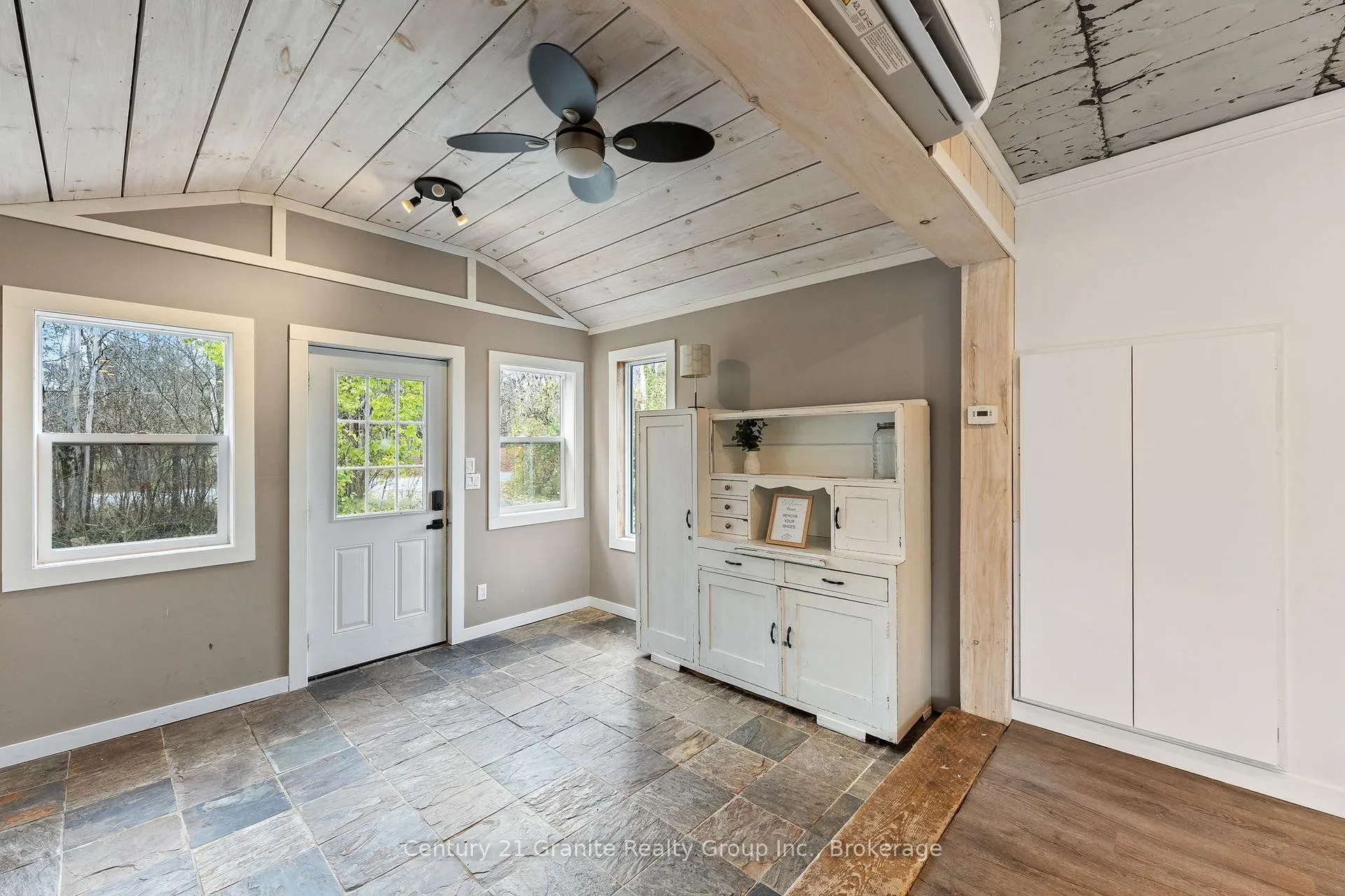 Photo 5 of 1126 Rice Road, Minden Hills, Snowdon — HOMEH