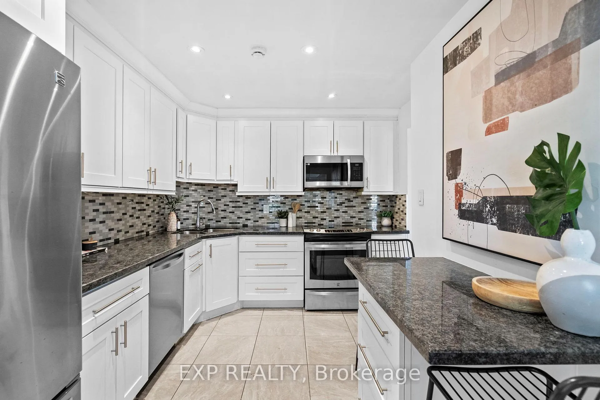 Photo 5 of Unit 14, 5536 Montevideo Road, Mississauga, Meadowvale — HOMEH
