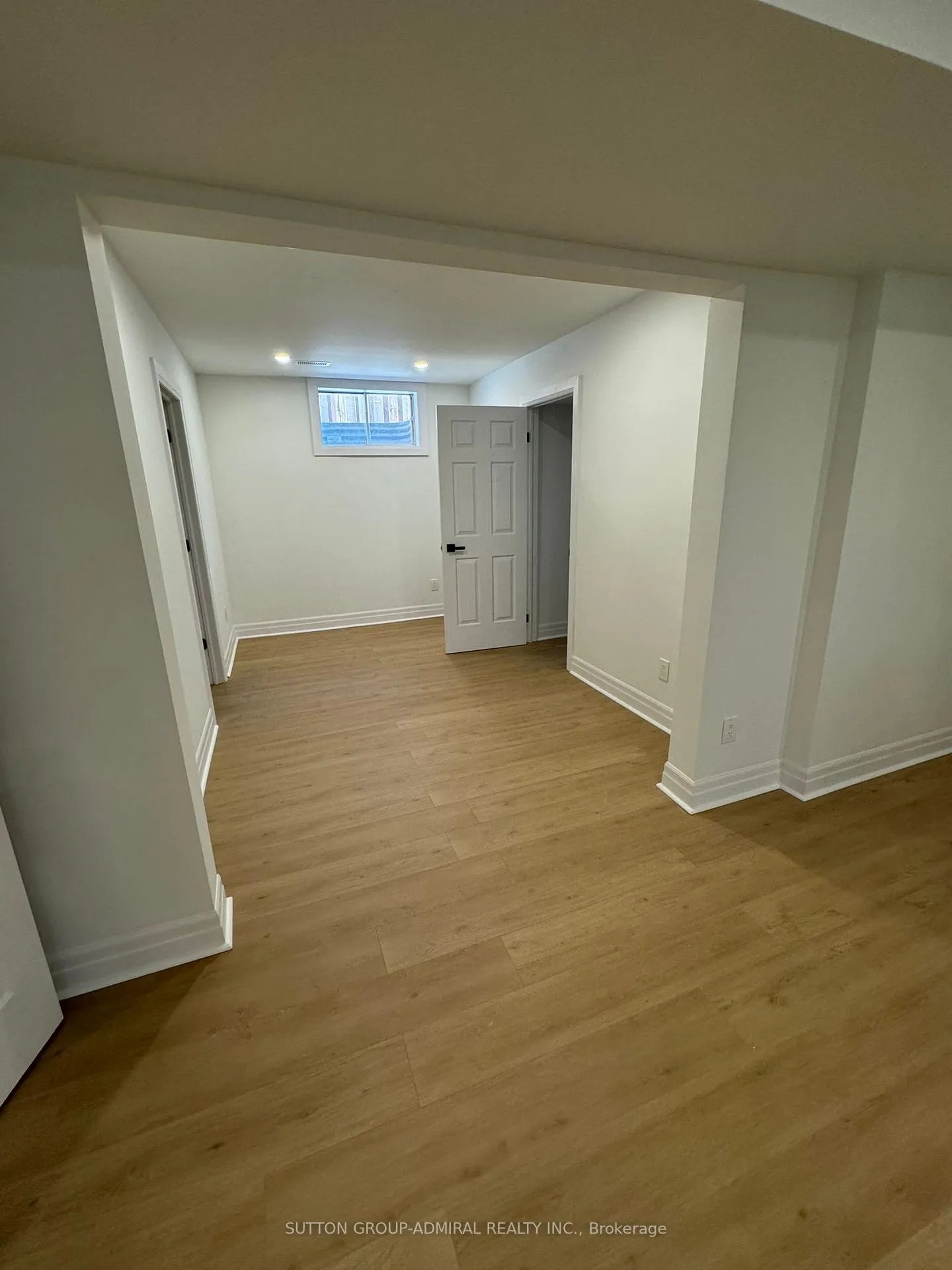 Photo 5 of Unit Lower, 23 chatsworth Court, Vaughan, Islington Woods — HOMEH