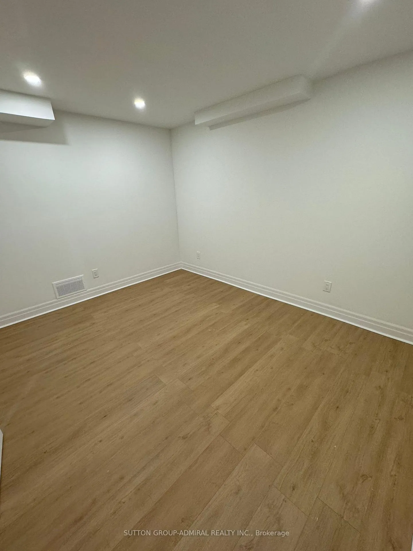 Photo 9 of Unit Lower, 23 chatsworth Court, Vaughan, Islington Woods — HOMEH
