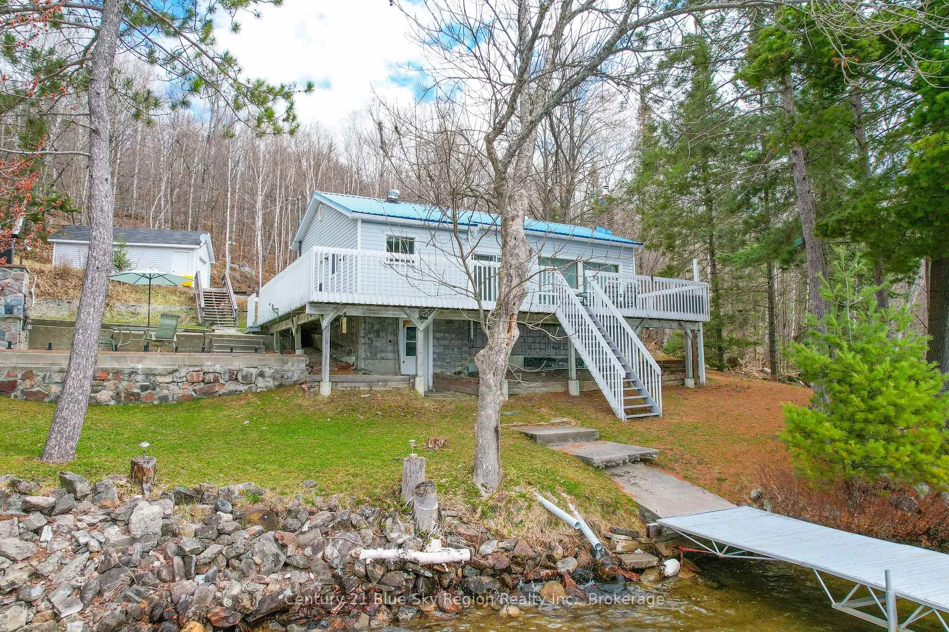 Photo of 1421 Northshore Road