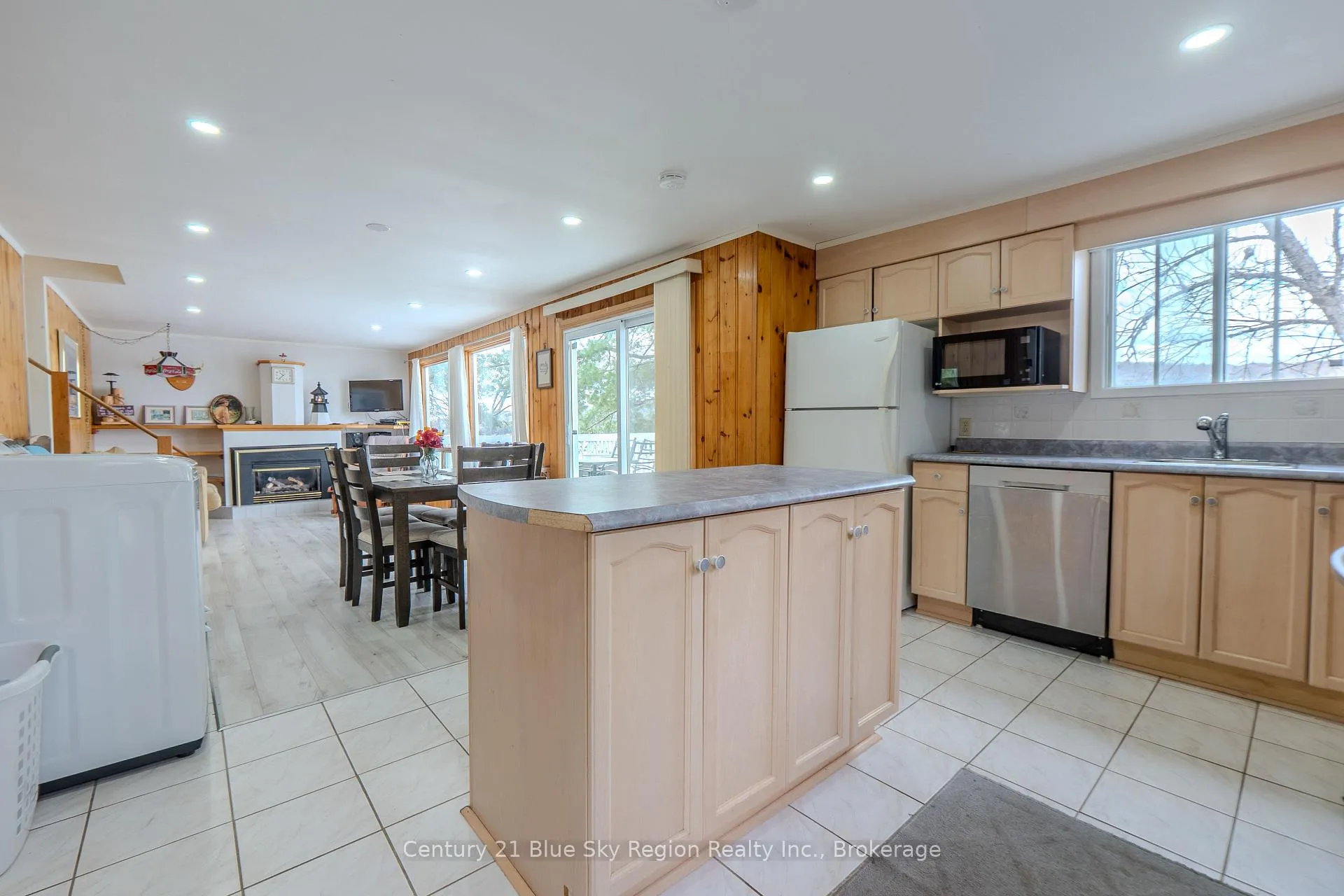 Photo 9 of 1421 Northshore Road, North Bay, Birchaven — HOMEH