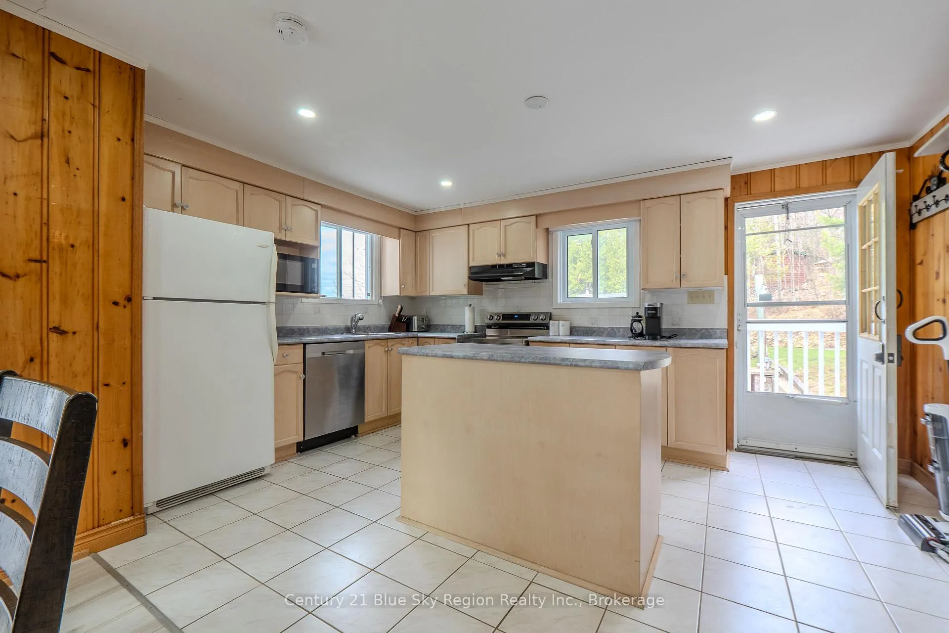 Photo 11 of 1421 Northshore Road, North Bay, Birchaven — HOMEH