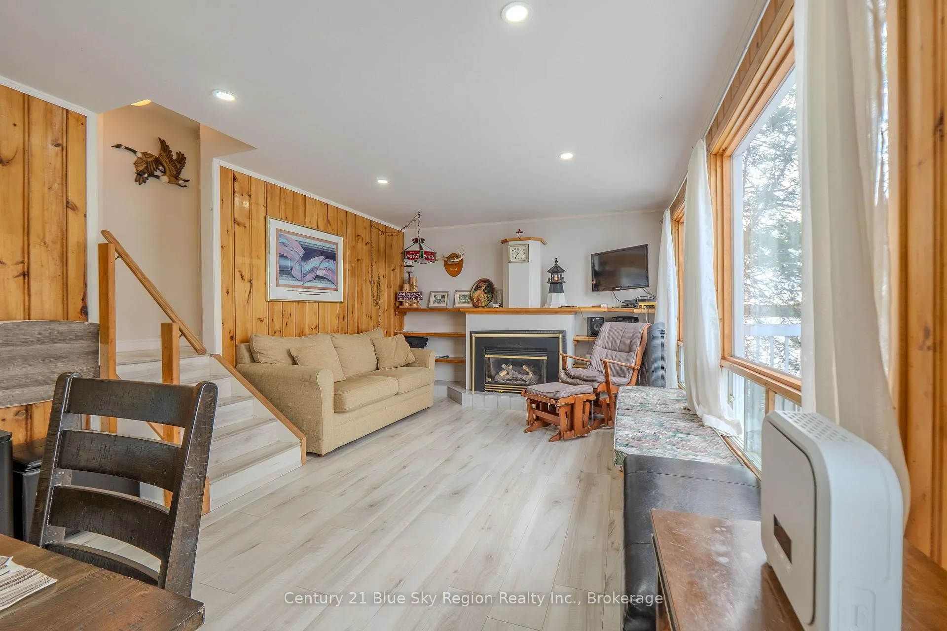 Photo 18 of 1421 Northshore Road, North Bay, Birchaven — HOMEH