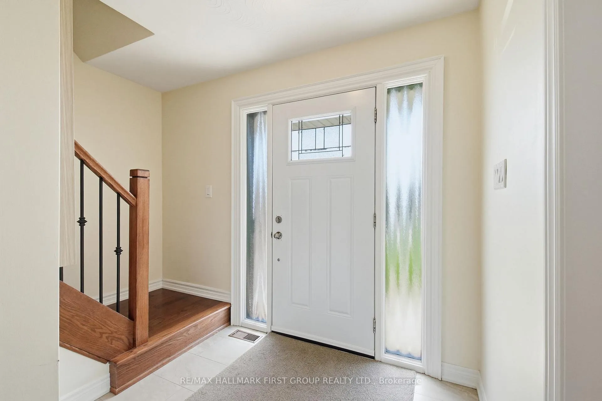 Photo 3 of 128 Clements Road E, Ajax, South East — HOMEH