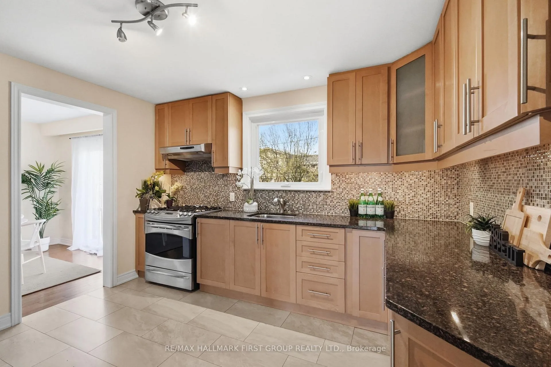 Photo 5 of 128 Clements Road E, Ajax, South East — HOMEH