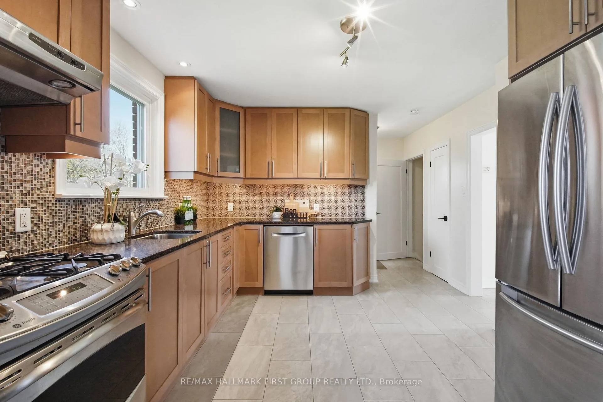 Photo 6 of 128 Clements Road E, Ajax, South East — HOMEH
