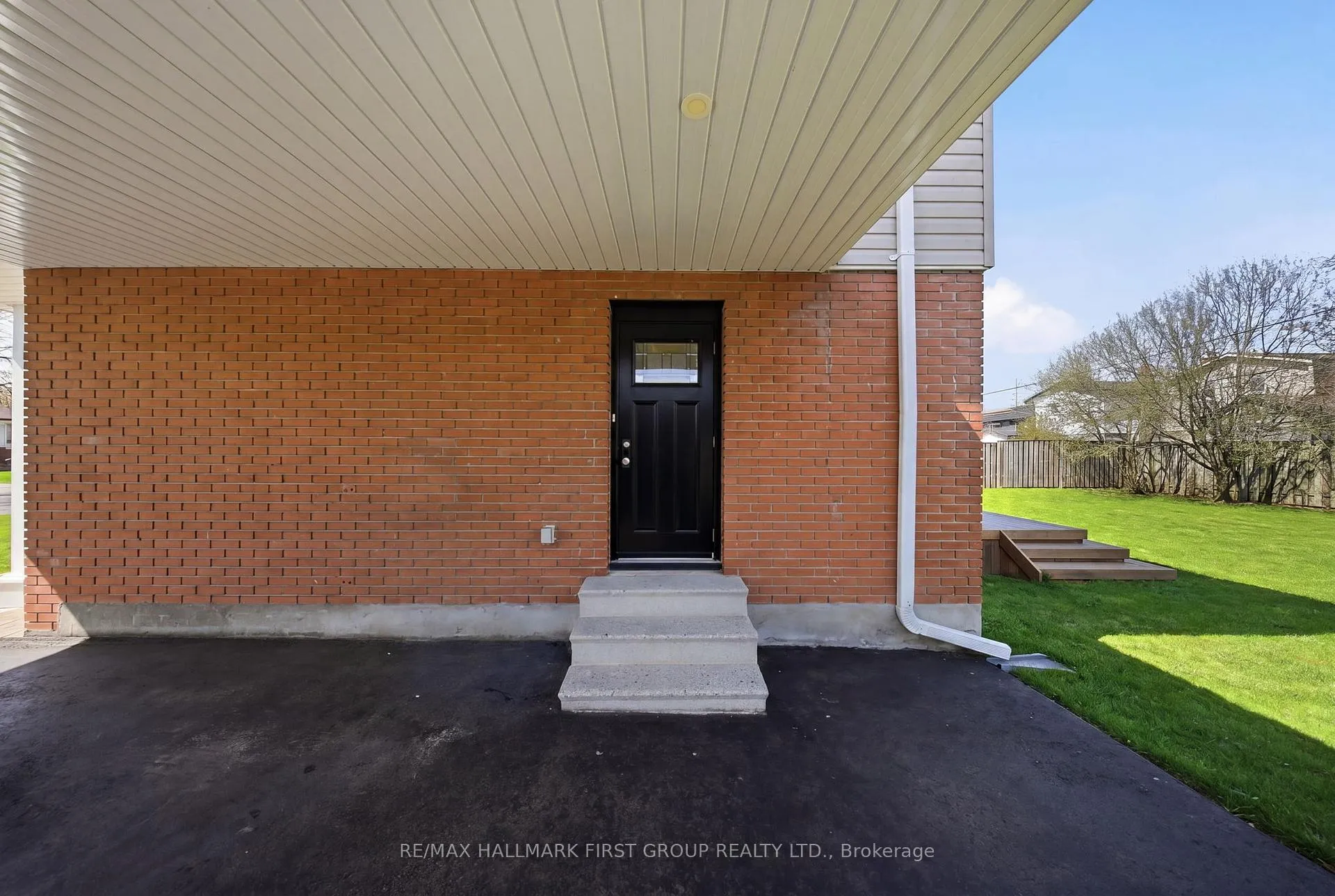 Photo 20 of 128 Clements Road E, Ajax, South East — HOMEH