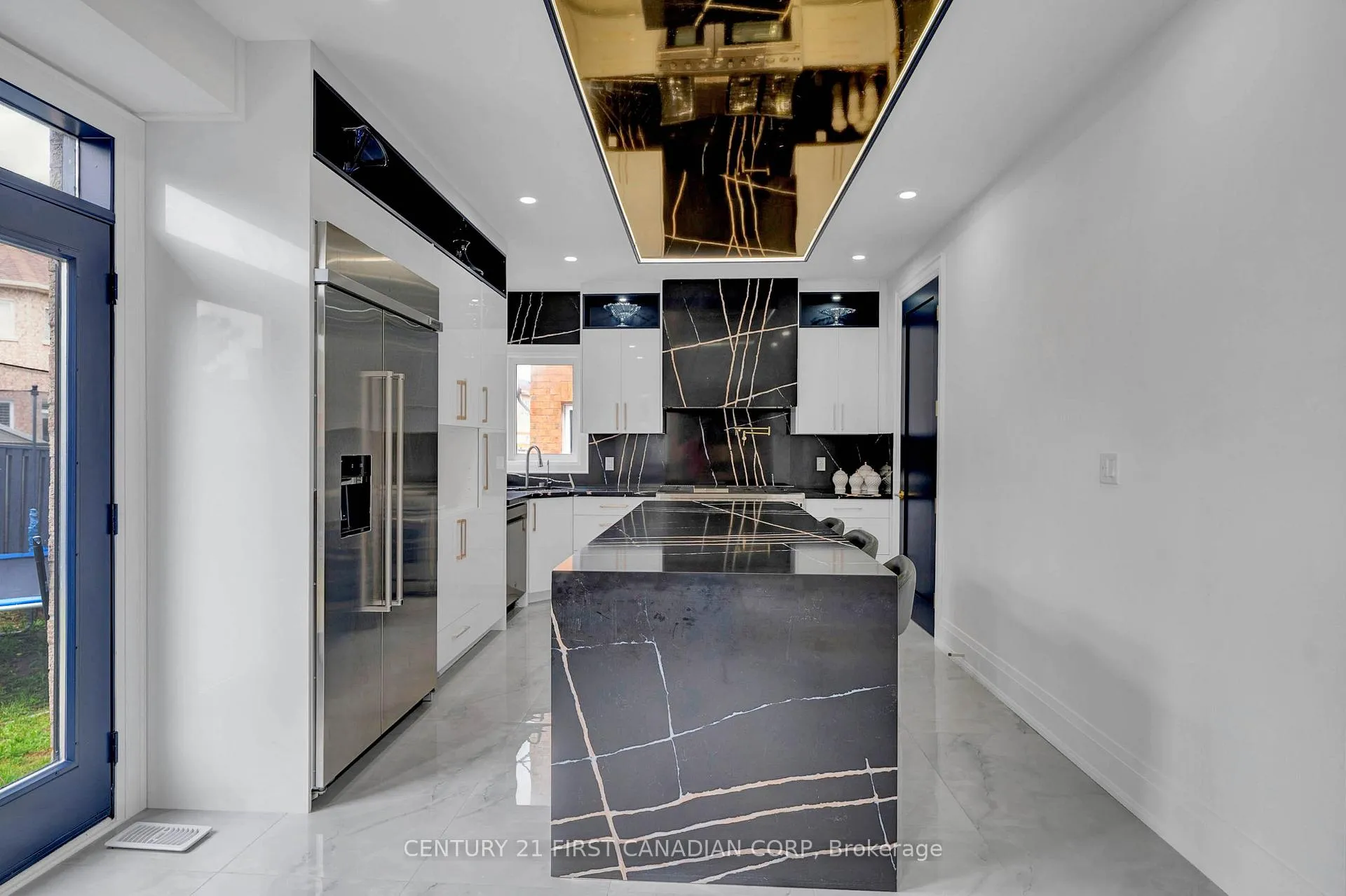Photo 15 of 4 Freshspring Drive, Brampton, Sandringham-Wellington — HOMEH