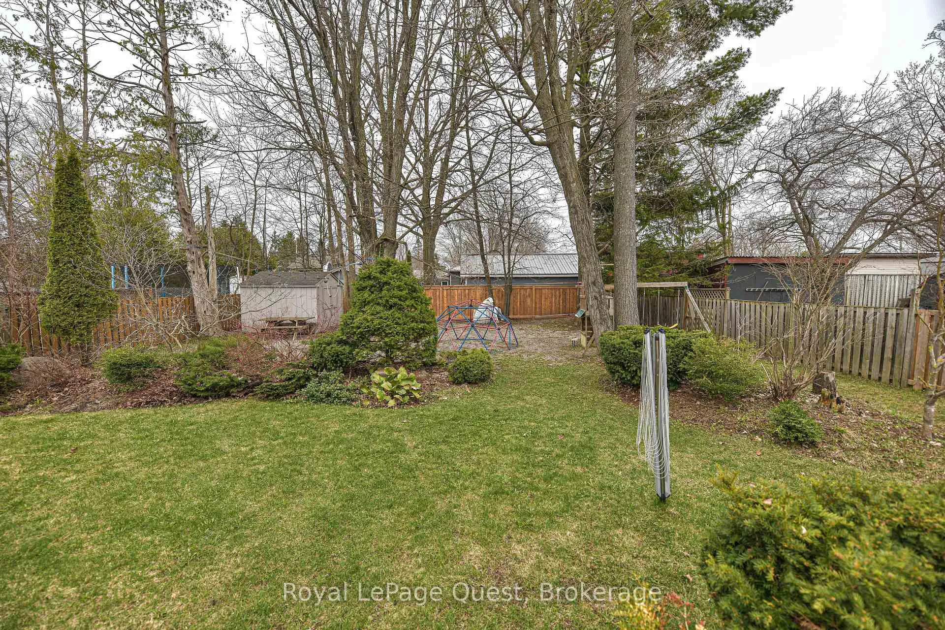 Photo 10 of 9 Eleanor Road, Orillia — HOMEH