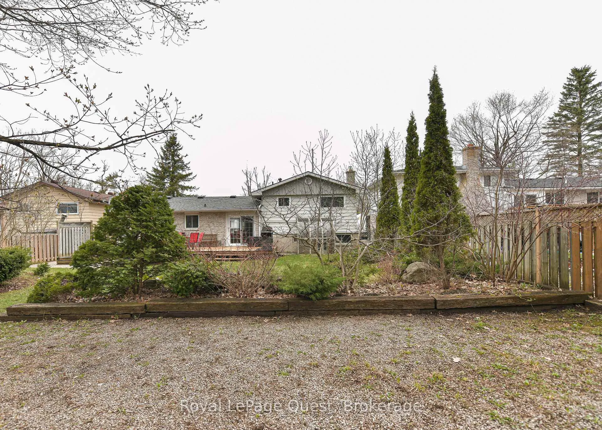 Photo 11 of 9 Eleanor Road, Orillia — HOMEH