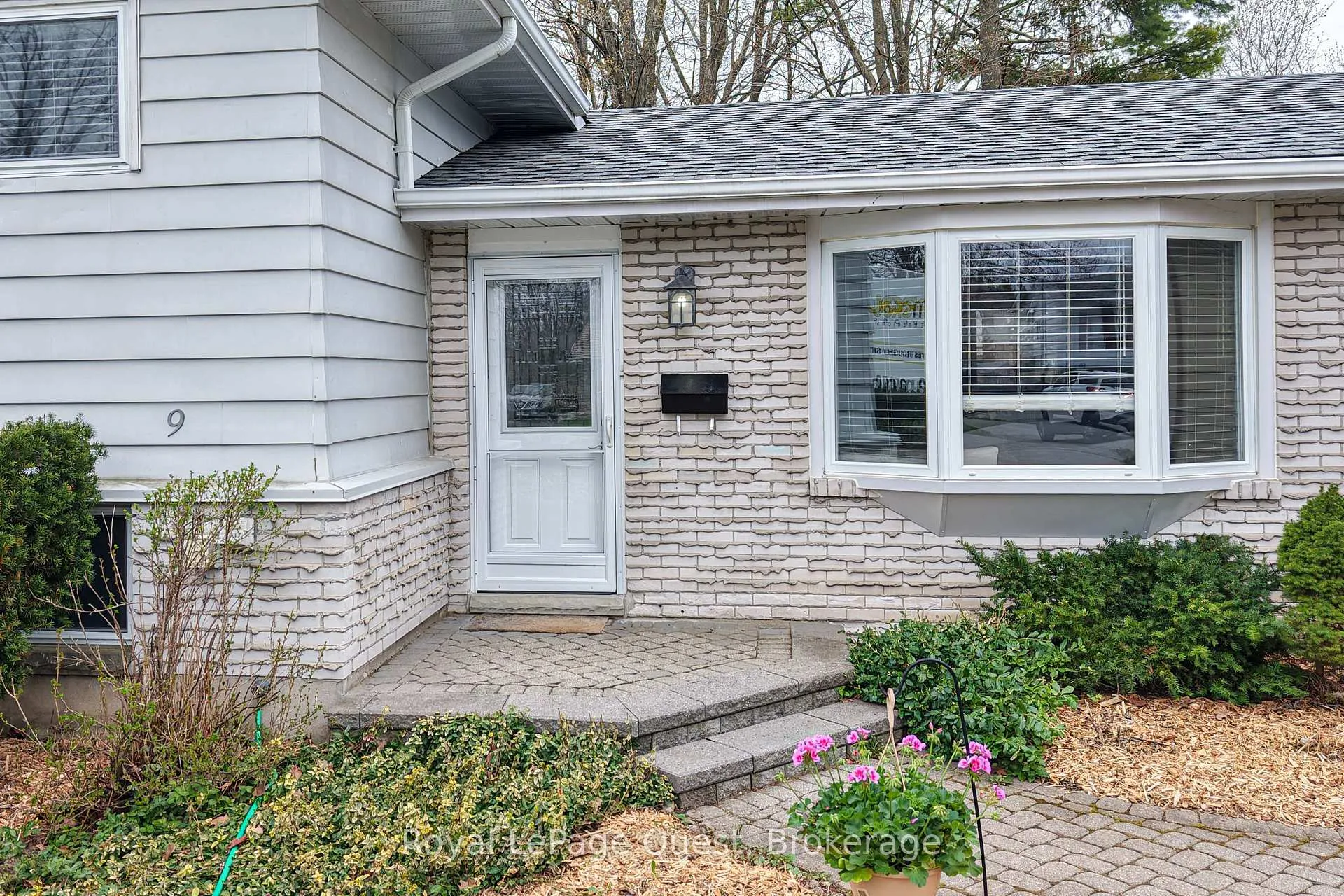 Photo 12 of 9 Eleanor Road, Orillia — HOMEH