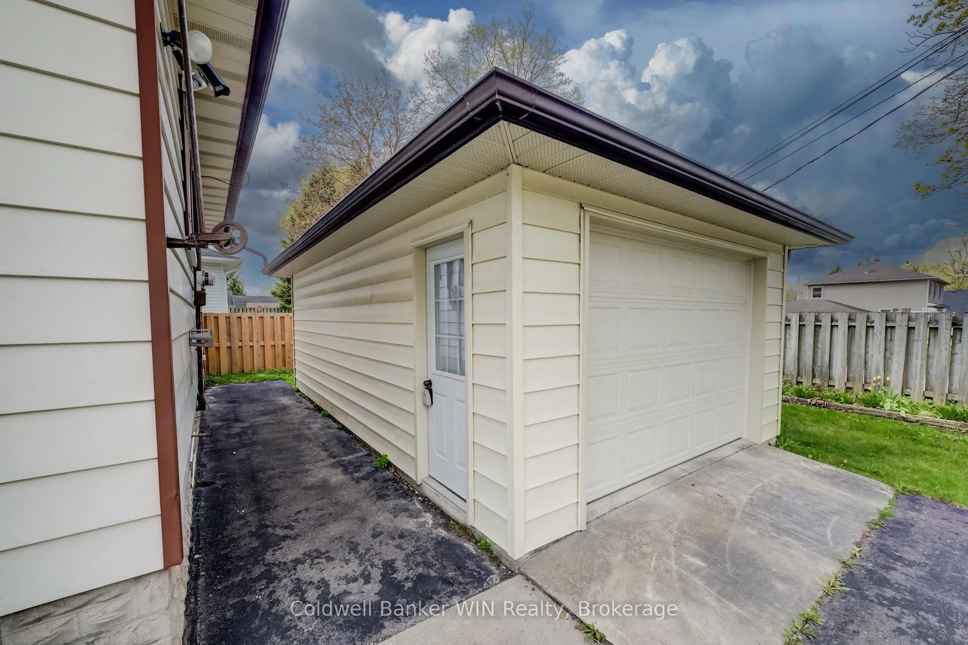 Photo 23 of 320 Waterloo Street, Wellington North, Mount Forest — HOMEH