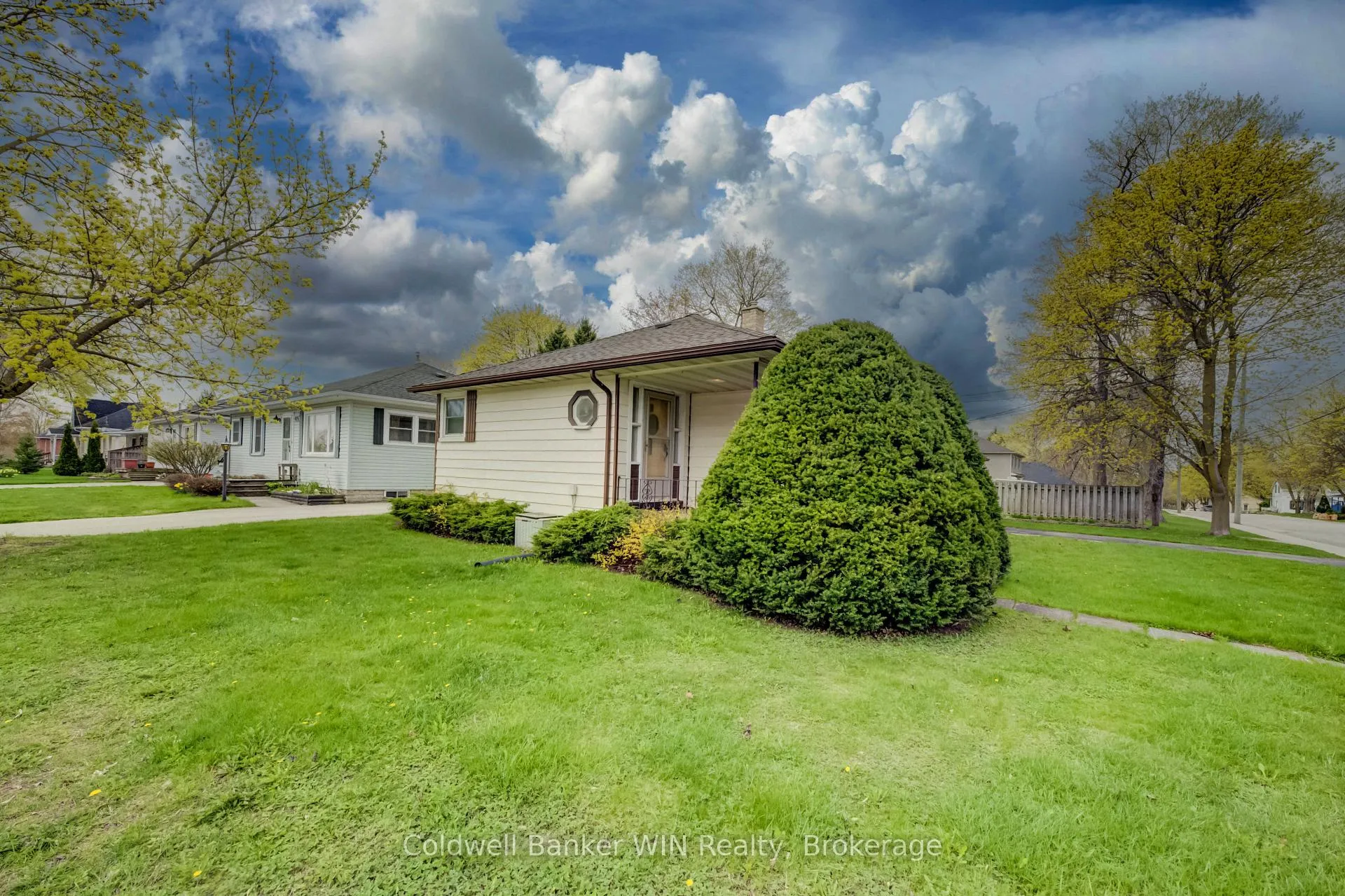 Photo 24 of 320 Waterloo Street, Wellington North, Mount Forest — HOMEH
