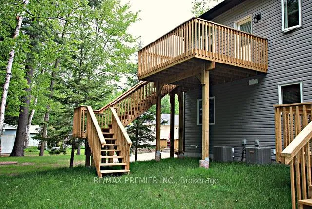 Photo 5 of 36A 48th Street S, Wasaga Beach — HOMEH