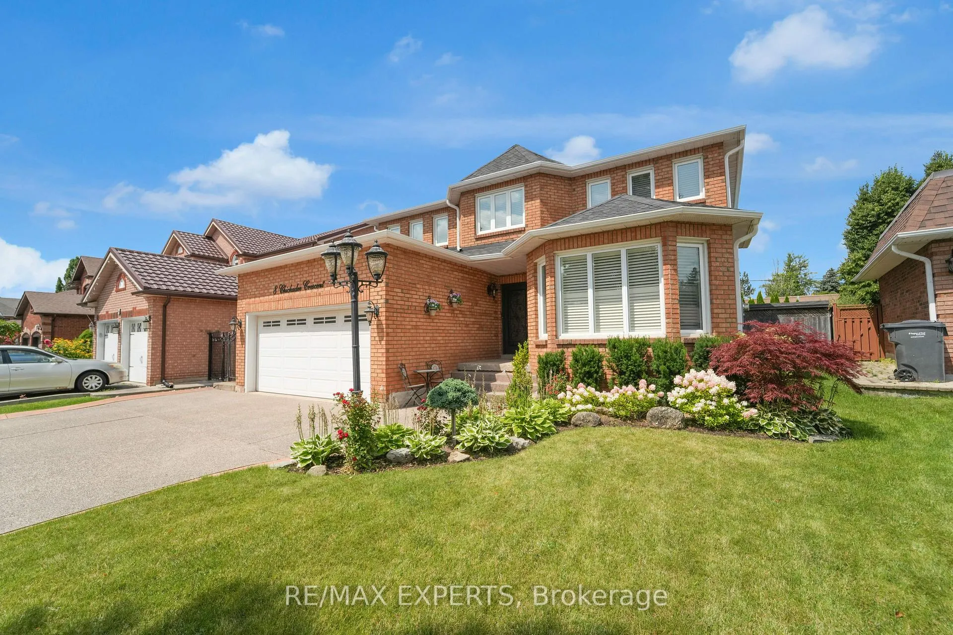Photo 4 of 8 Chickadee Crescent, Brampton, Snelgrove — HOMEH