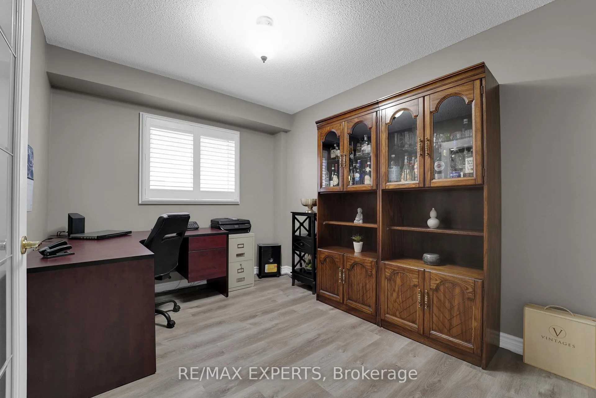 Photo 12 of 8 Chickadee Crescent, Brampton, Snelgrove — HOMEH