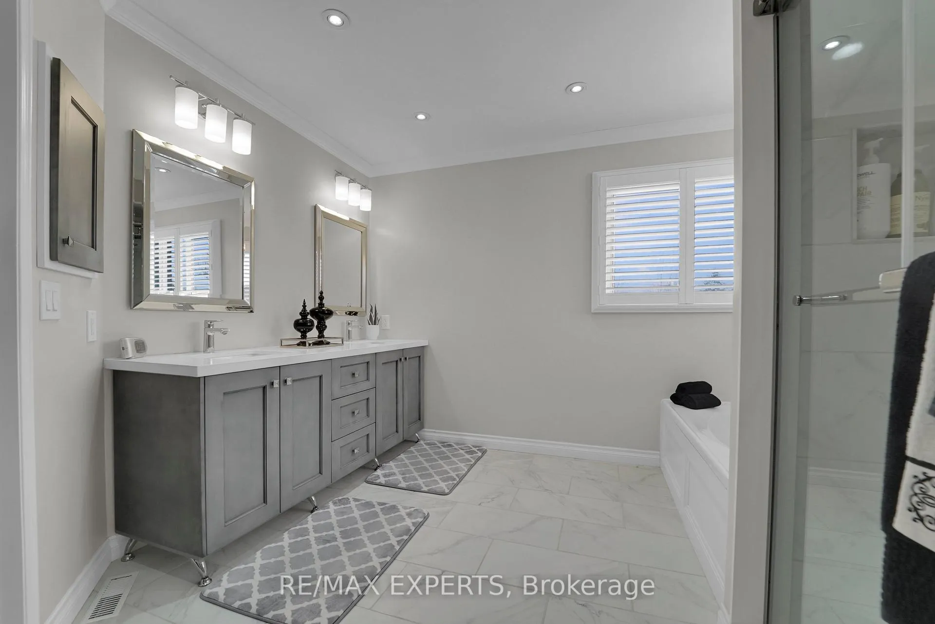Photo 33 of 8 Chickadee Crescent, Brampton, Snelgrove — HOMEH