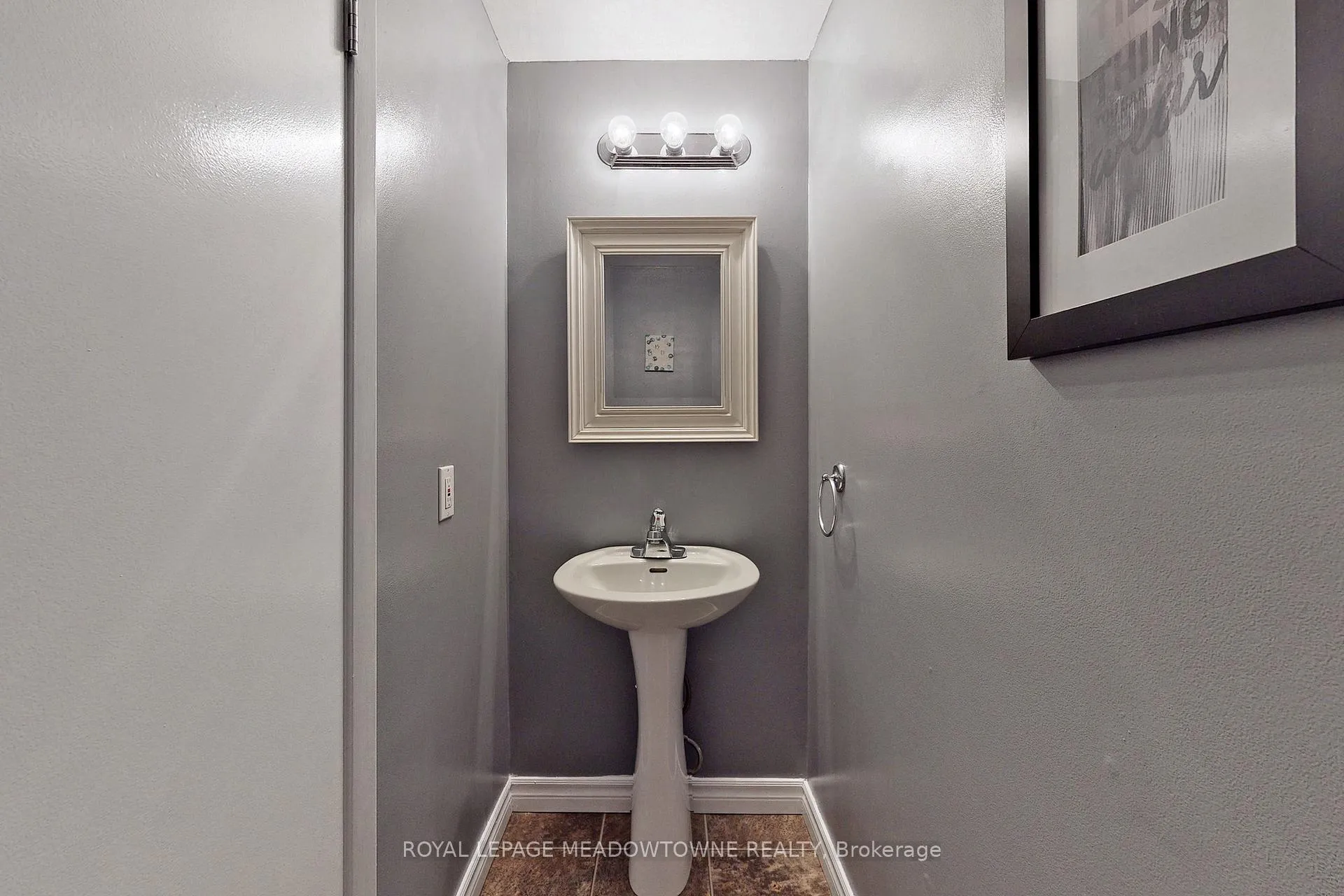 Photo 5 of Unit 10, 648 Doon Village Road, Kitchener, Pioneer Park — HOMEH