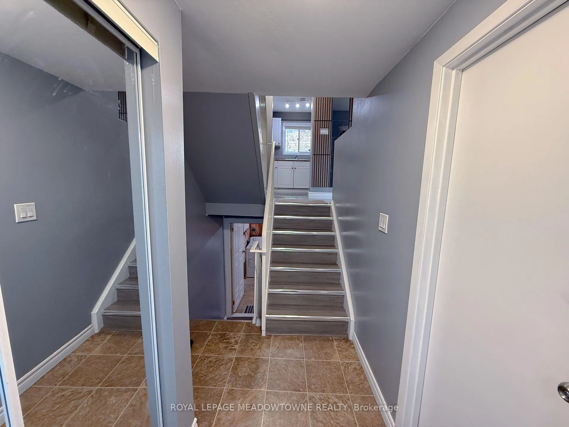 Photo 6 of Unit 10, 648 Doon Village Road, Kitchener, Pioneer Park — HOMEH