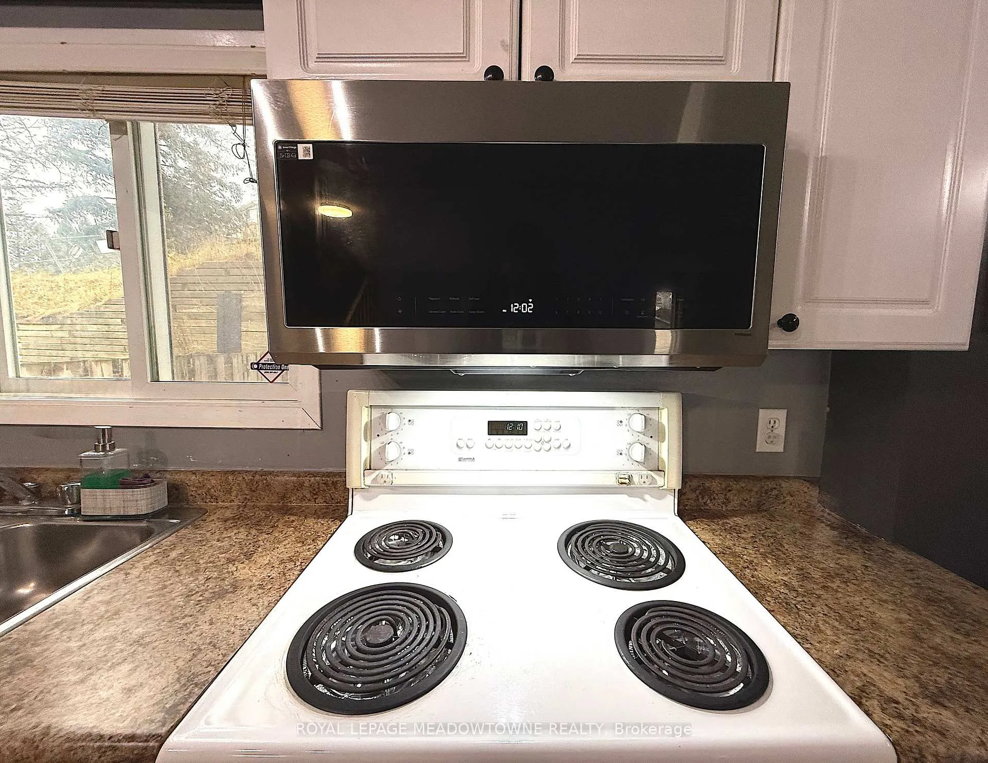 Photo 13 of Unit 10, 648 Doon Village Road, Kitchener, Pioneer Park — HOMEH