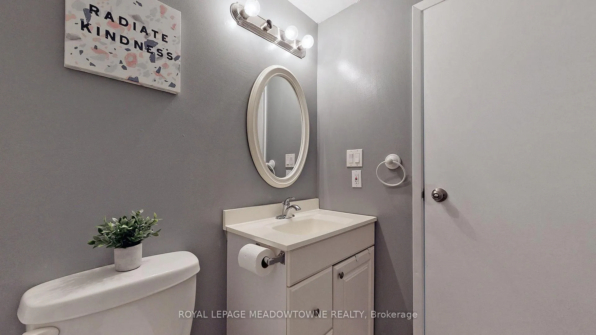 Photo 17 of Unit 10, 648 Doon Village Road, Kitchener, Pioneer Park — HOMEH