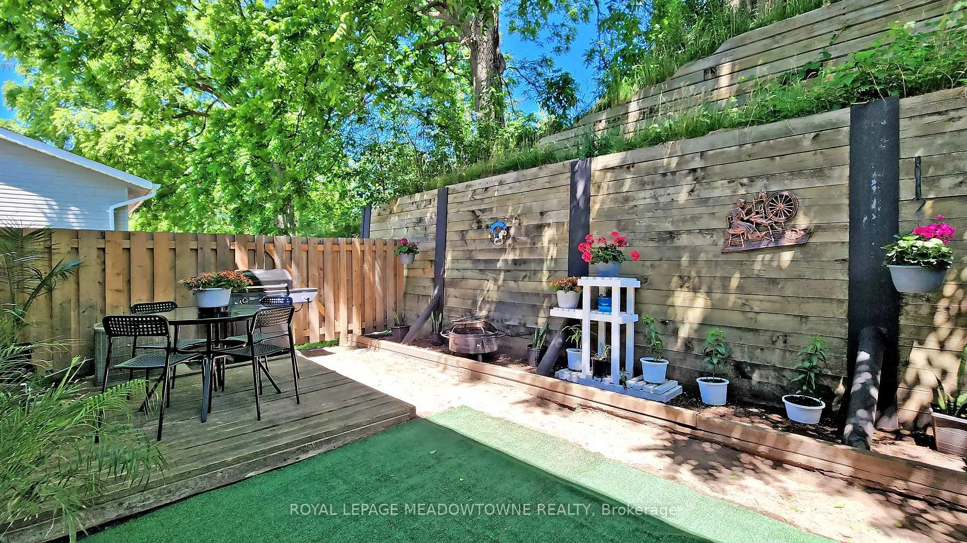 Photo 27 of Unit 10, 648 Doon Village Road, Kitchener, Pioneer Park — HOMEH
