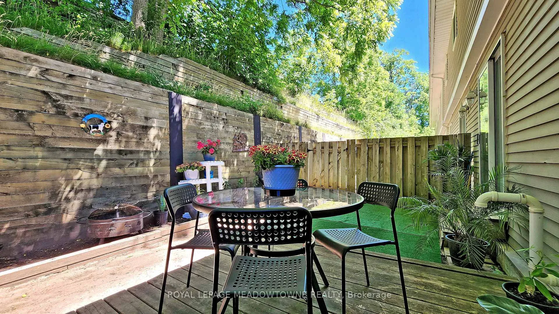 Photo 29 of Unit 10, 648 Doon Village Road, Kitchener, Pioneer Park — HOMEH