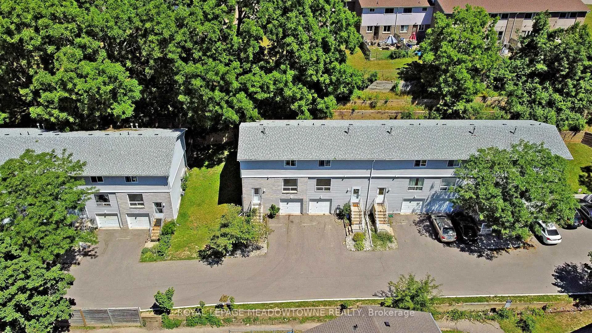 Photo 36 of Unit 10, 648 Doon Village Road, Kitchener, Pioneer Park — HOMEH