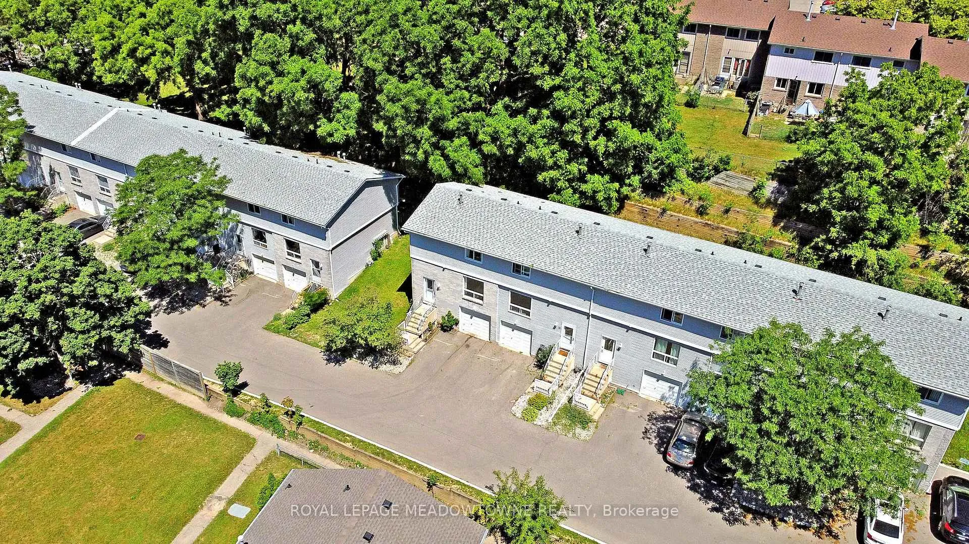 Photo 37 of Unit 10, 648 Doon Village Road, Kitchener, Pioneer Park — HOMEH