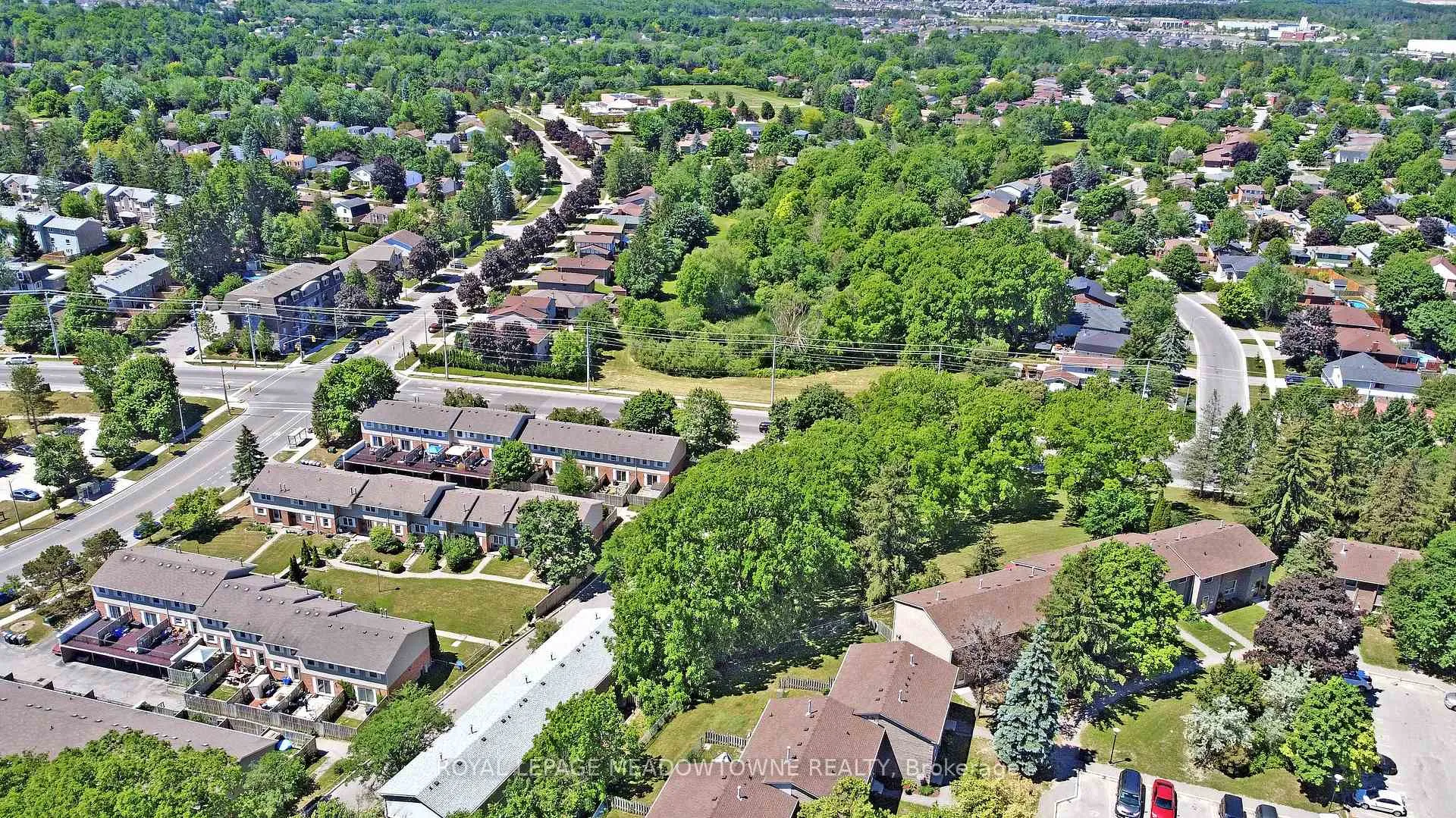 Photo 45 of Unit 10, 648 Doon Village Road, Kitchener, Pioneer Park — HOMEH