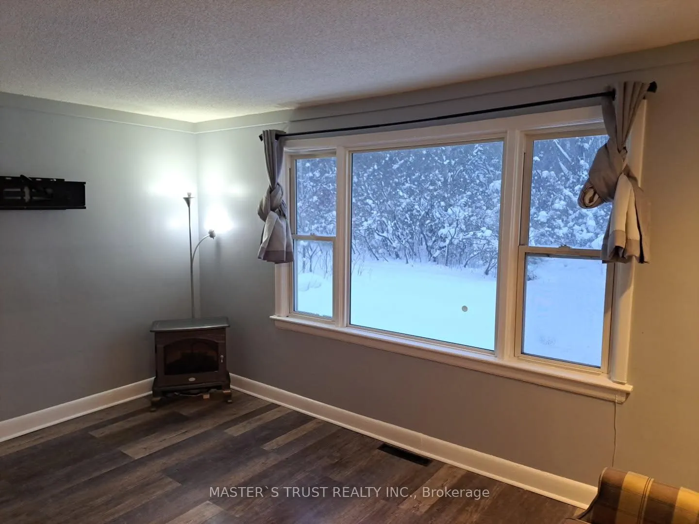 Photo 4 of Unit 1, 356 Barrie Road, Orillia — HOMEH