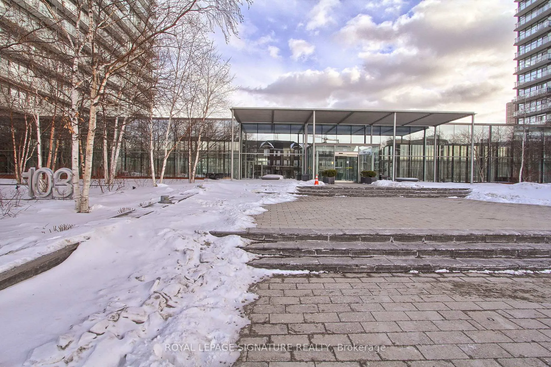 Photo 3 of Unit 1511, 103 The Queensway, Toronto, High Park-Swansea — HOMEH