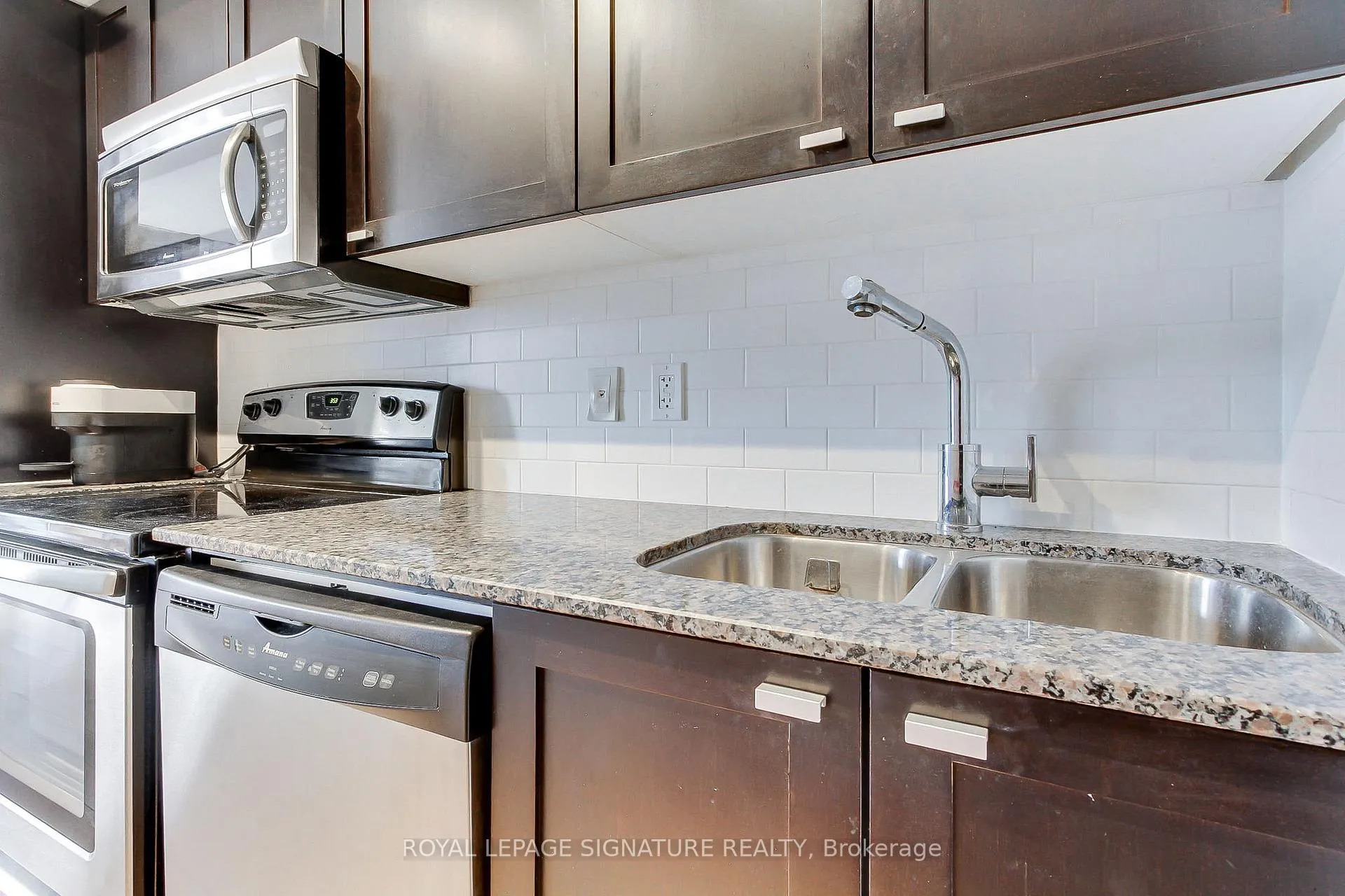 Photo 15 of Unit 1511, 103 The Queensway, Toronto, High Park-Swansea — HOMEH