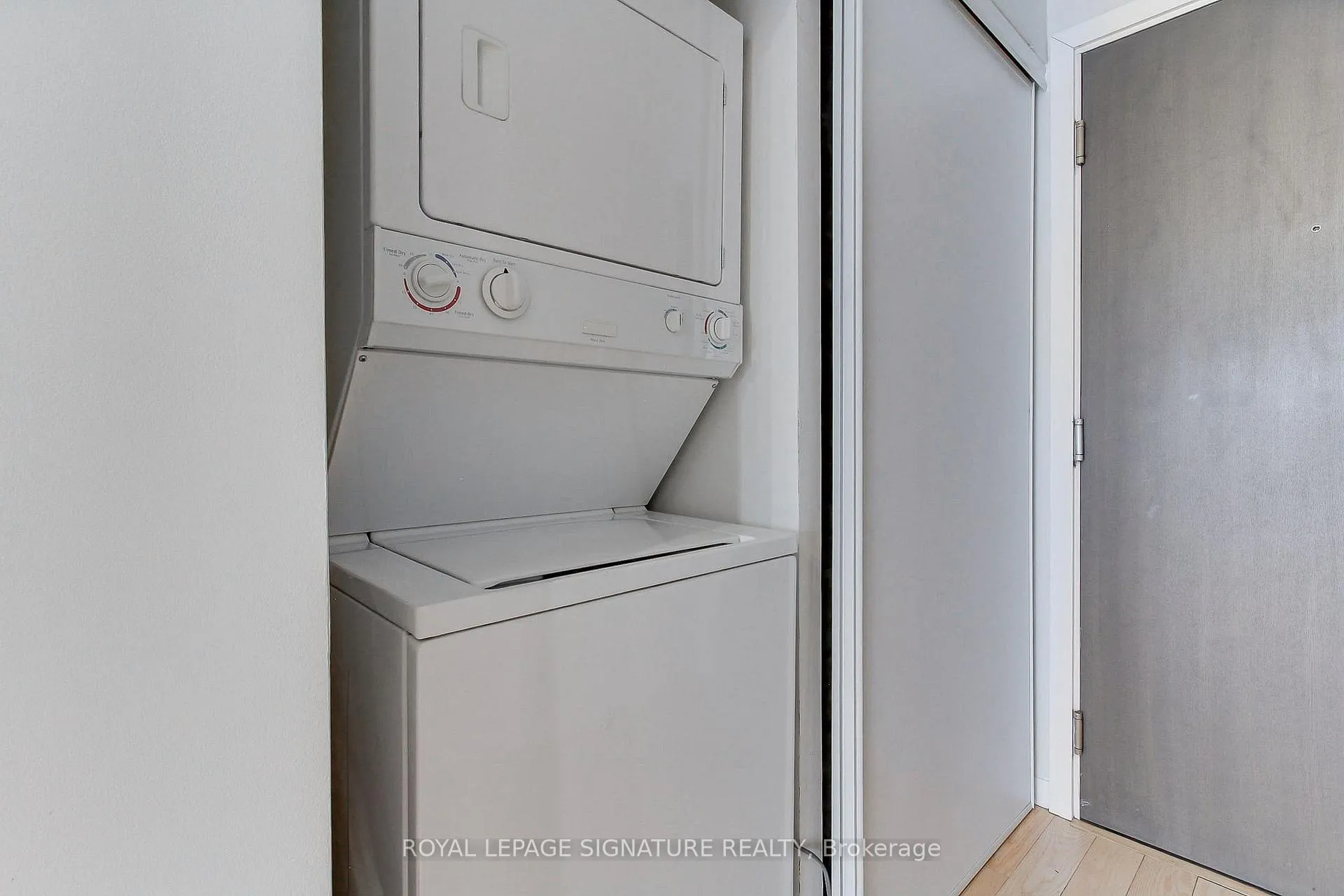 Photo 31 of Unit 1511, 103 The Queensway, Toronto, High Park-Swansea — HOMEH