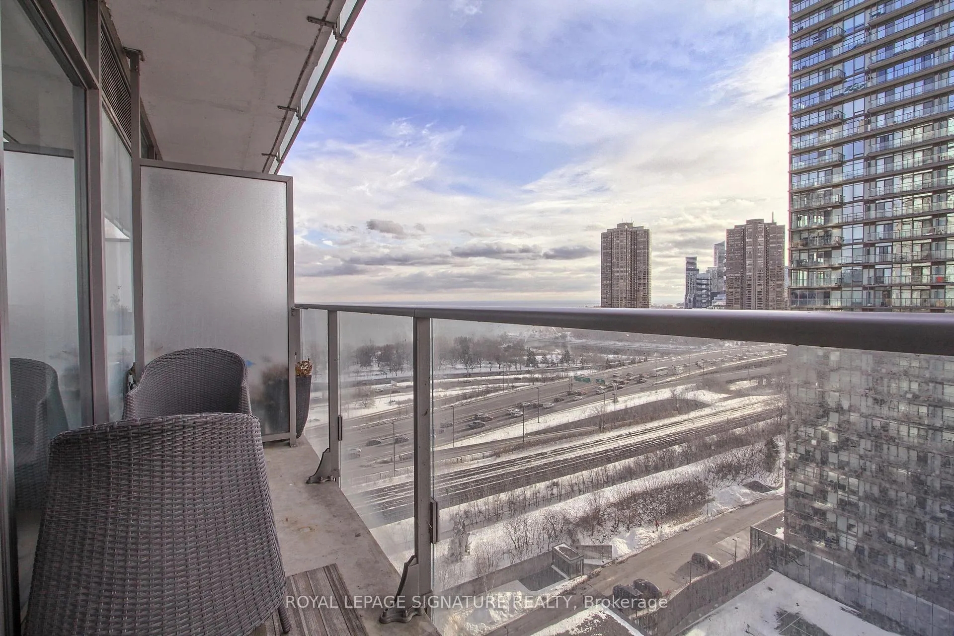Photo 33 of Unit 1511, 103 The Queensway, Toronto, High Park-Swansea — HOMEH