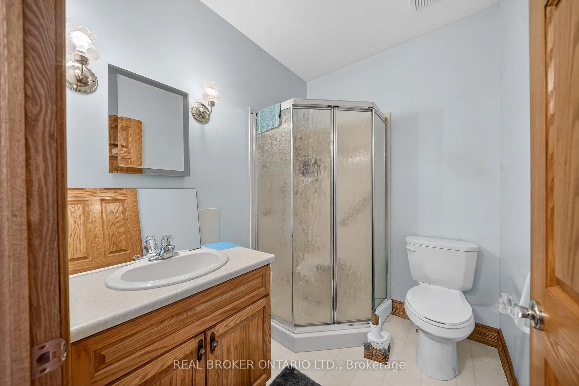 Photo 15 of 2340 Concession 4 Road W, Hamilton, Rural Flamborough — HOMEH