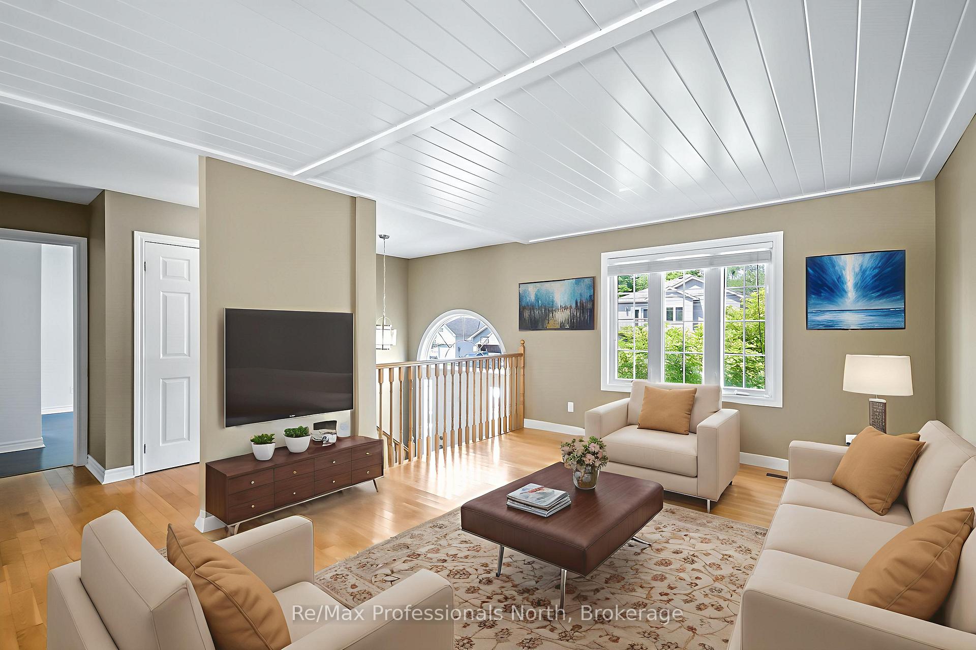 Photo 3 of 635 Wagner Street, Gravenhurst, Muskoka (S) — HOMEH
