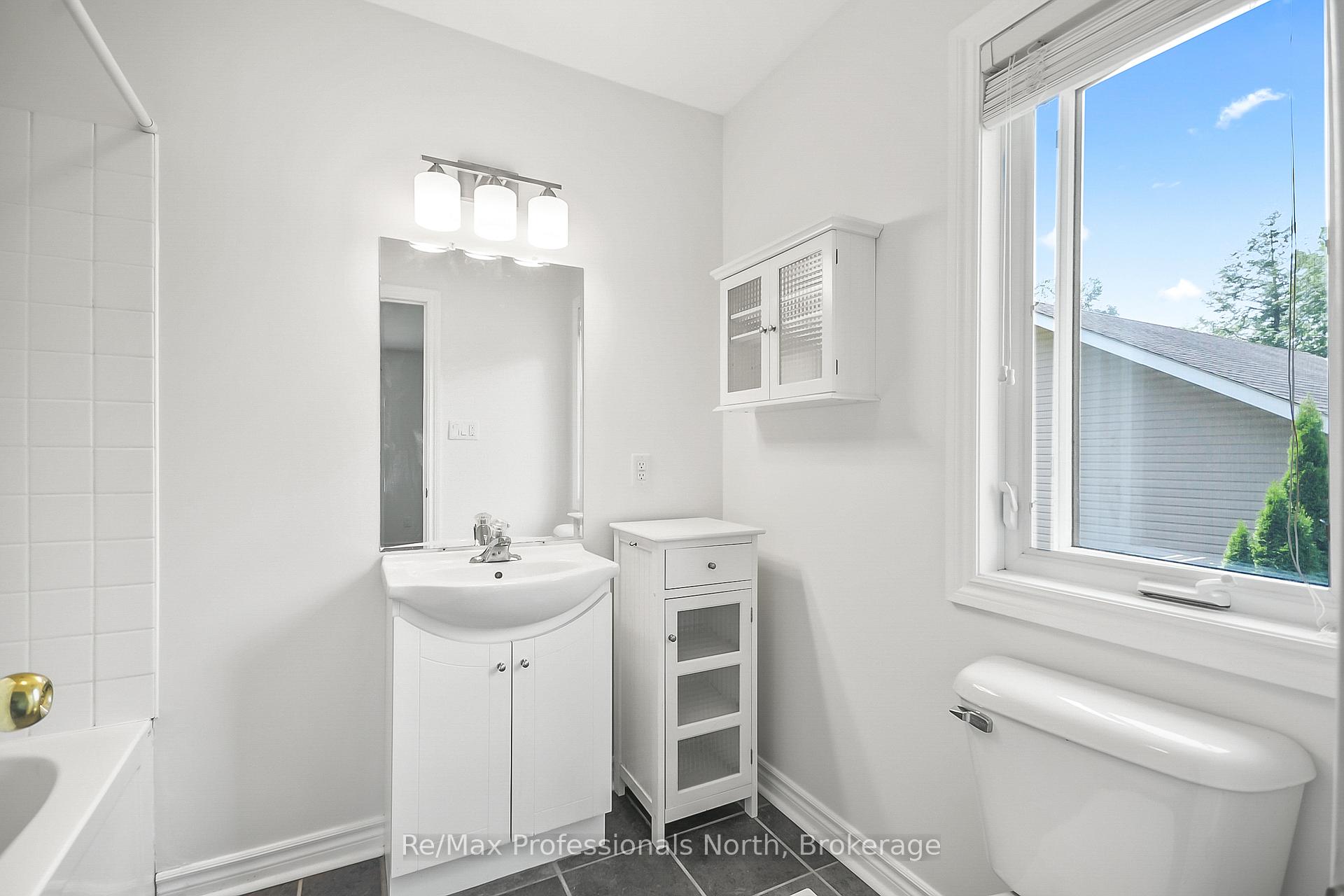 Photo 18 of 635 Wagner Street, Gravenhurst, Muskoka (S) — HOMEH
