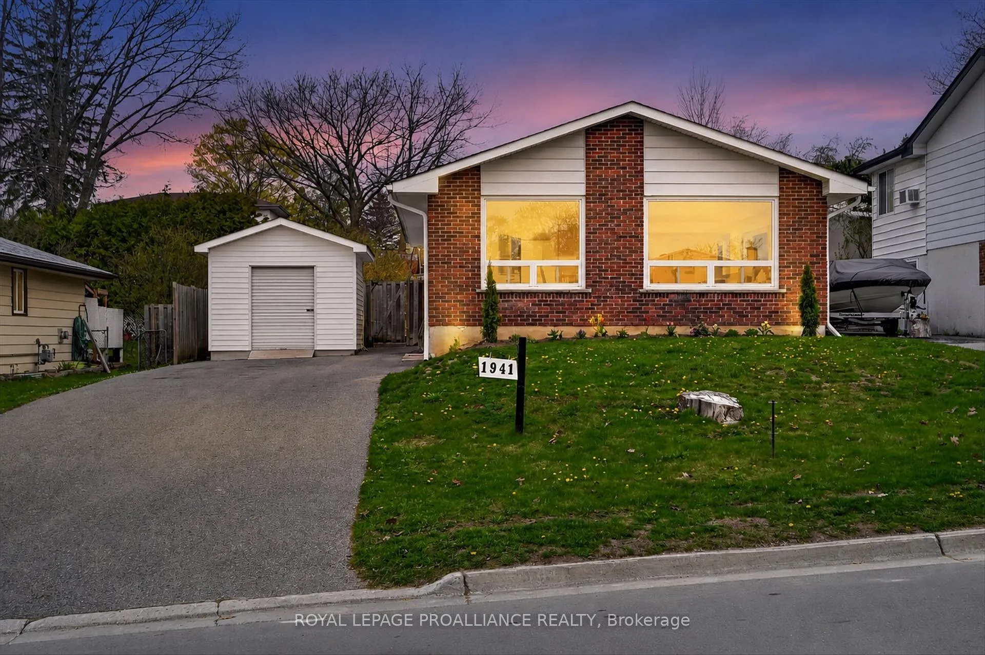 Photo 1 of 1941 Croftdale Crescent, Peterborough, Monaghan Ward 2 — HOMEH