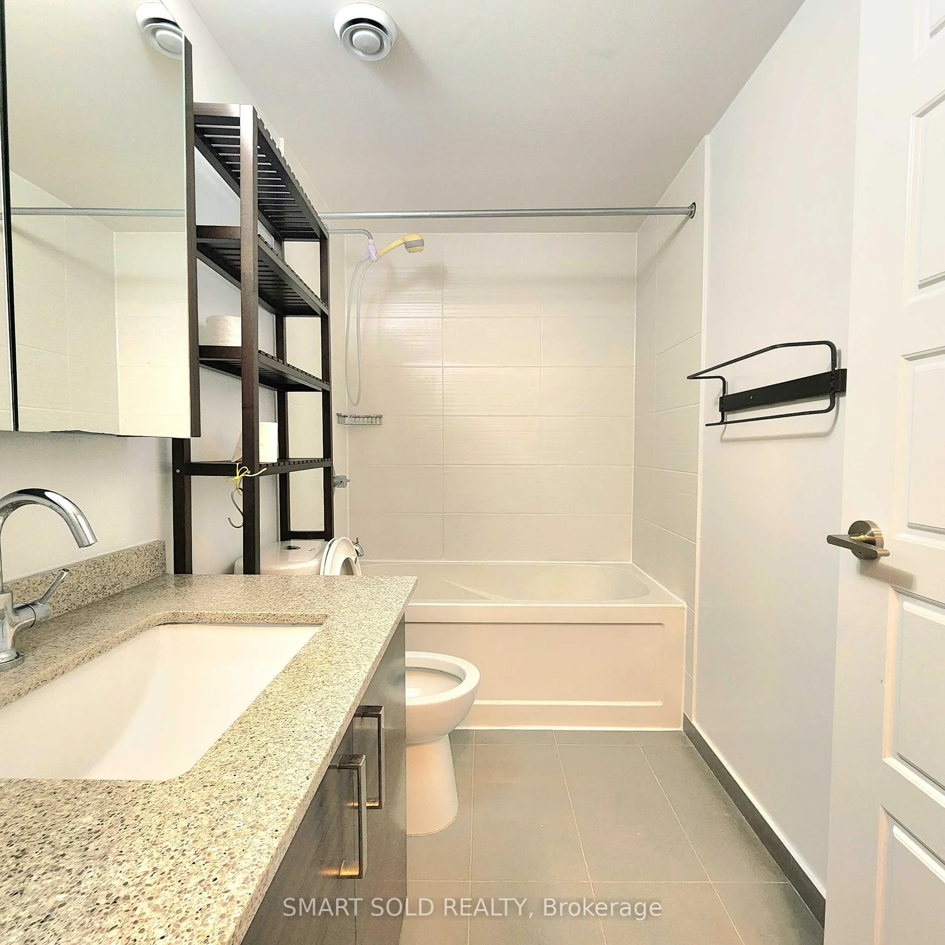 Photo 9 of Unit 506, 8200 Birchmount Road W, Markham, Unionville — HOMEH