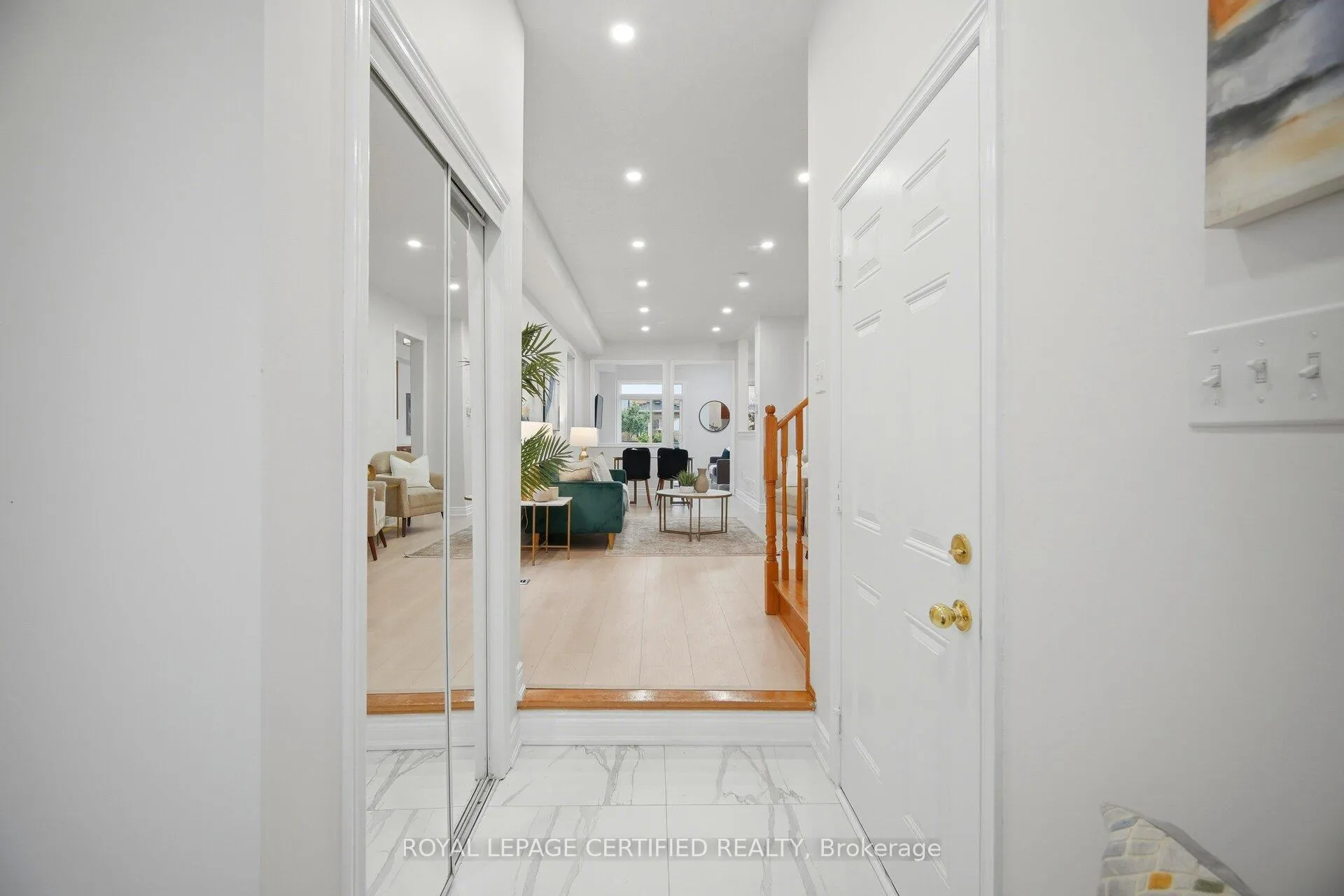 Photo 4 of 3302 Stoney Crescent, Mississauga, Churchill Meadows — HOMEH