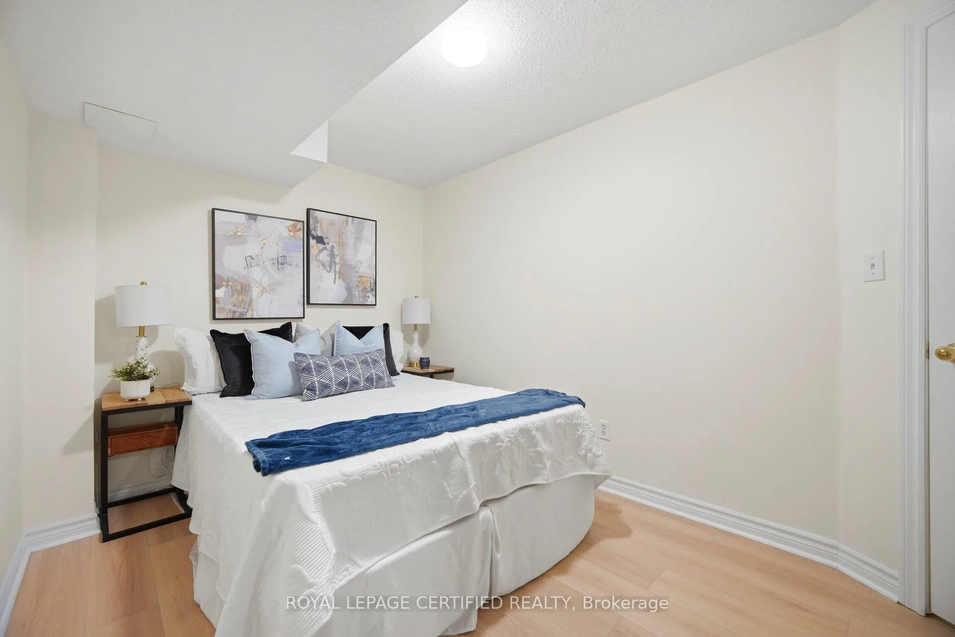 Photo 44 of 3302 Stoney Crescent, Mississauga, Churchill Meadows — HOMEH
