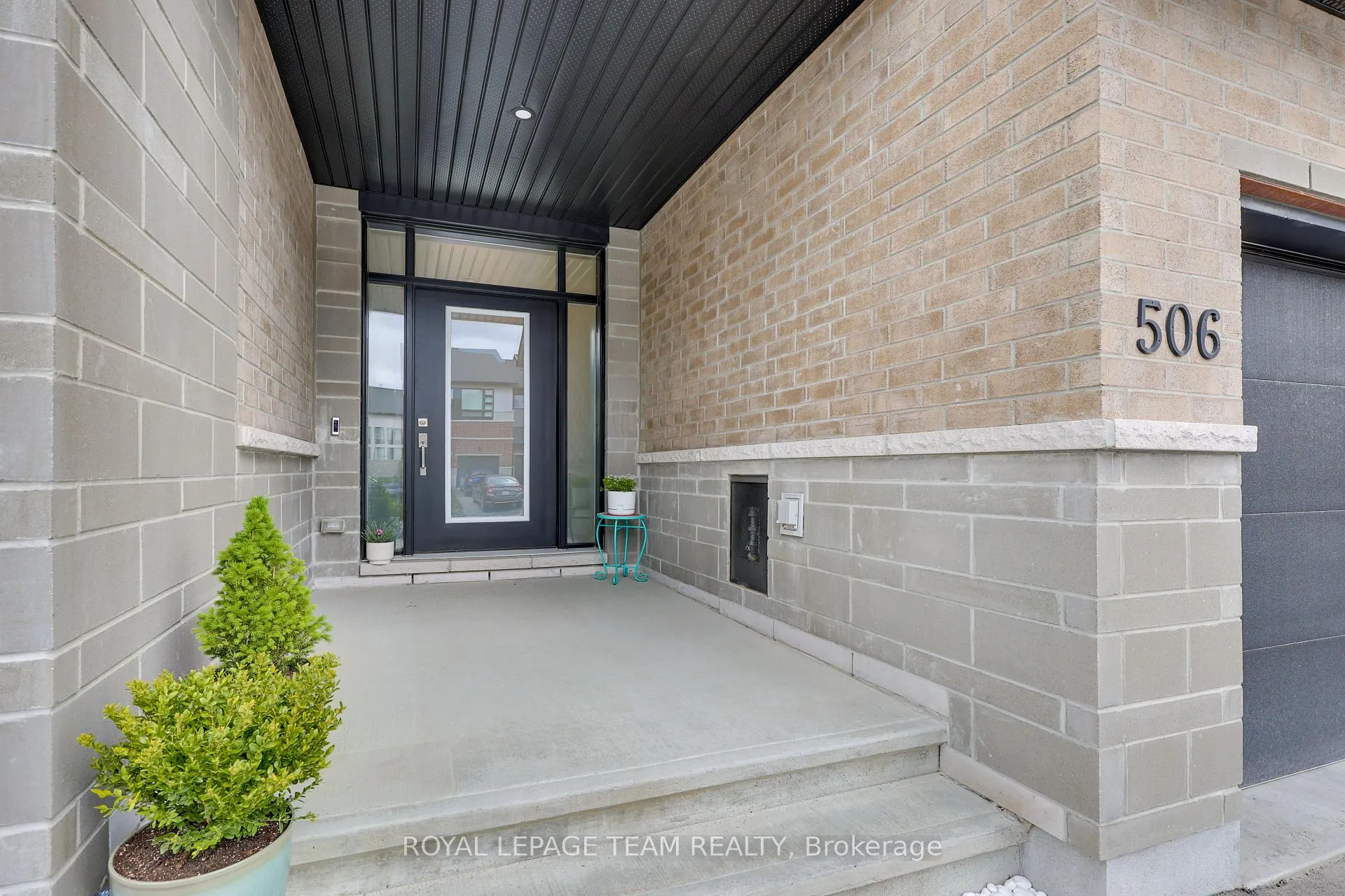 Photo 3 of 506 Cobra Crescent, Ottawa, Kanata - Emerald Meadows/Trailwest — HOMEH