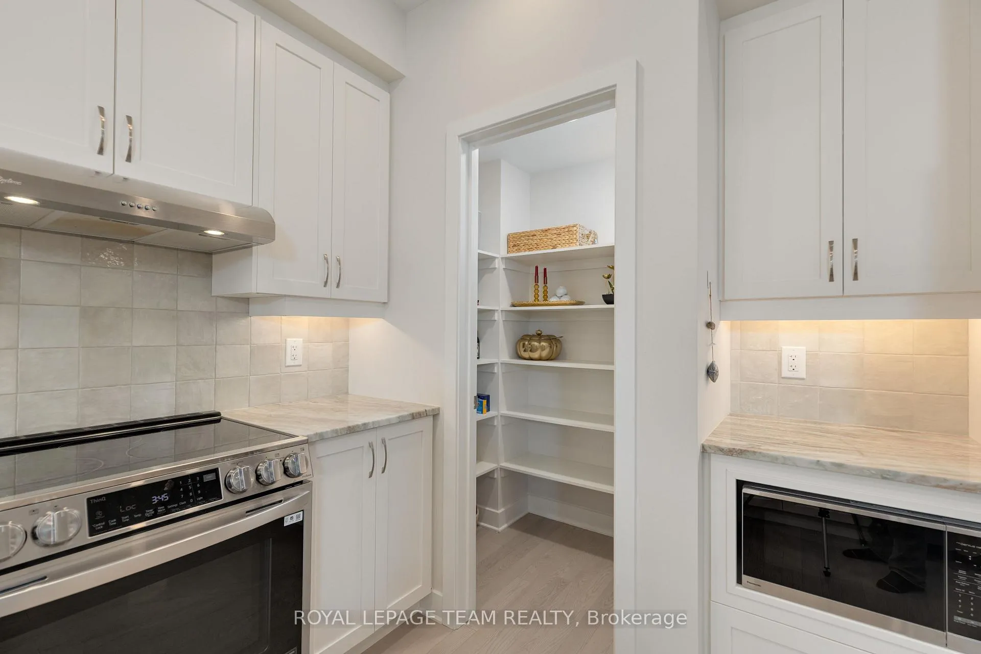 Photo 10 of 506 Cobra Crescent, Ottawa, Kanata - Emerald Meadows/Trailwest — HOMEH