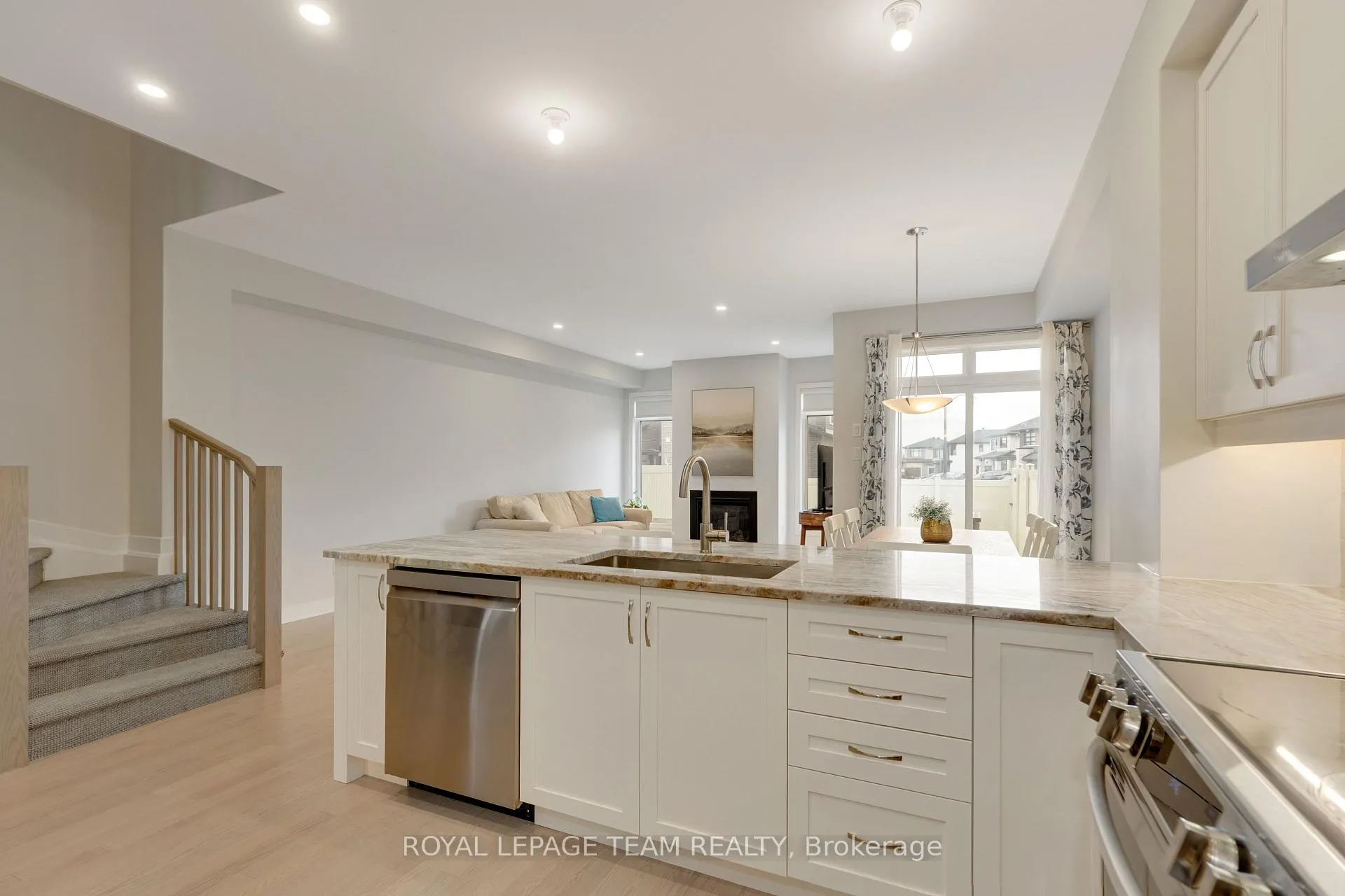 Photo 11 of 506 Cobra Crescent, Ottawa, Kanata - Emerald Meadows/Trailwest — HOMEH