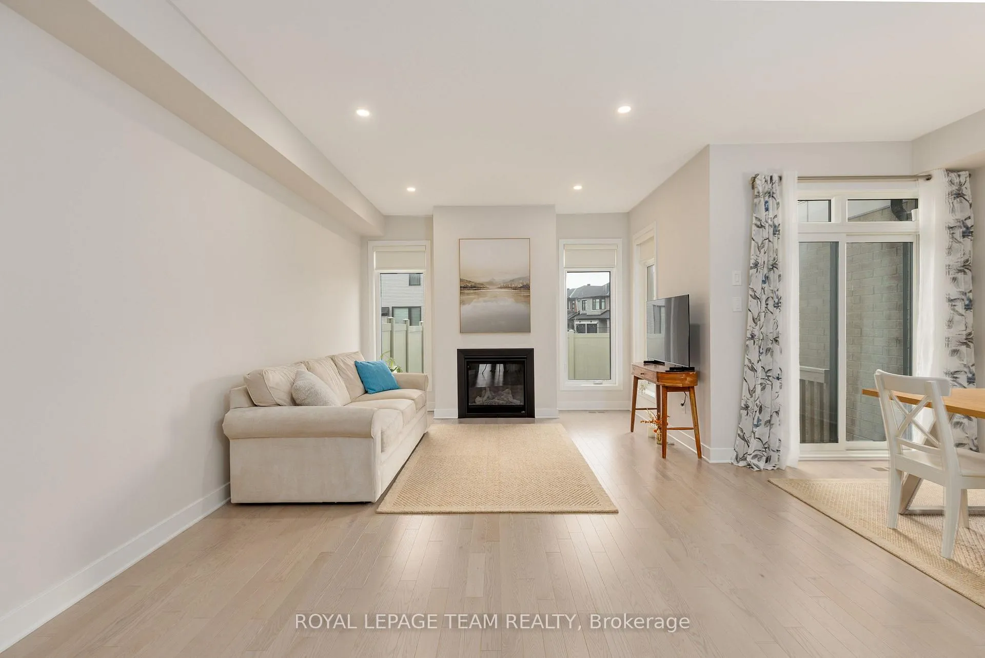 Photo 14 of 506 Cobra Crescent, Ottawa, Kanata - Emerald Meadows/Trailwest — HOMEH